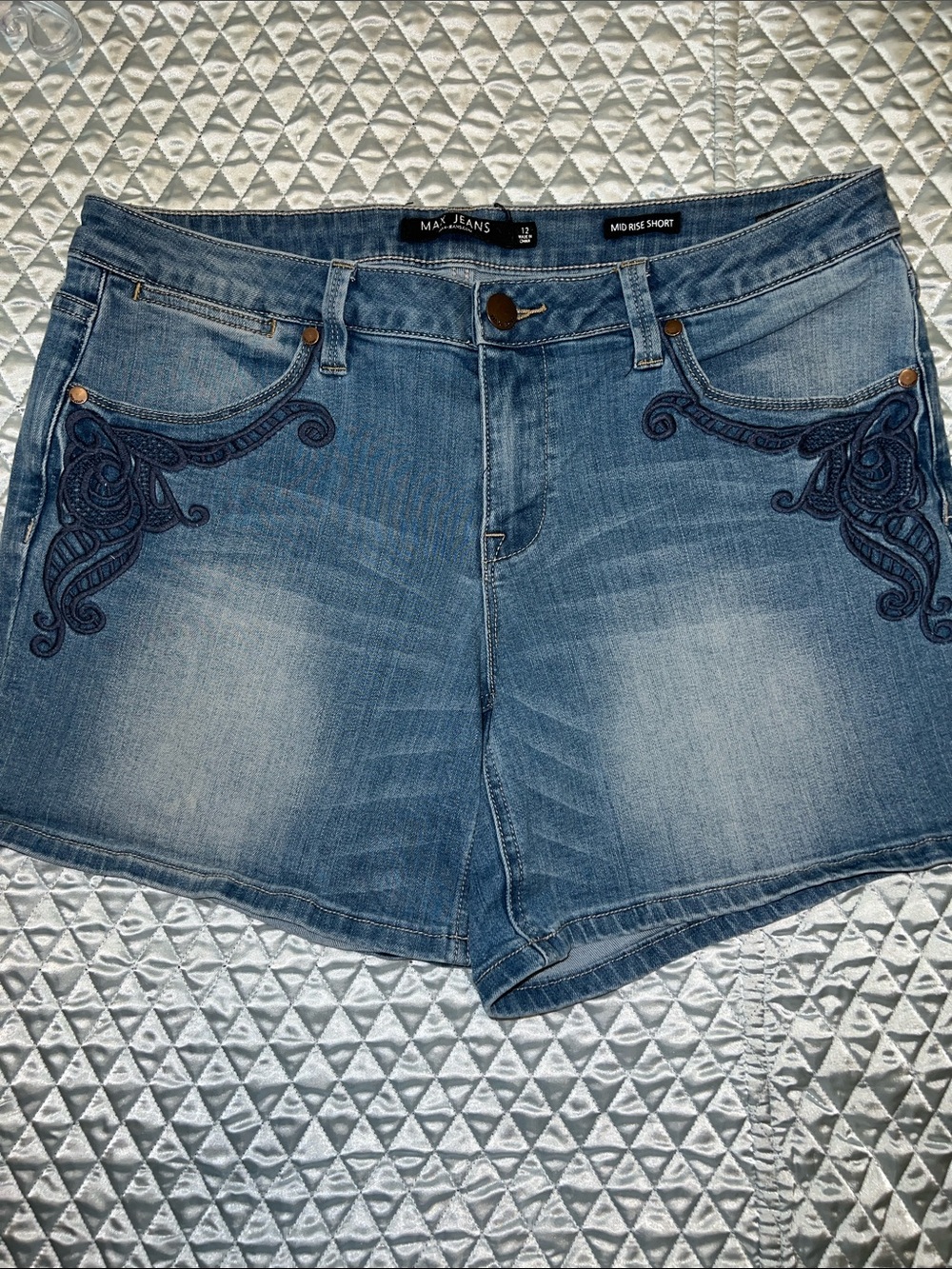 Max Jeans Blue Denim Shorts with Embroidery